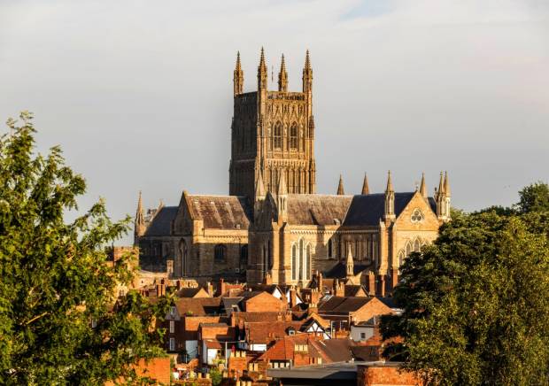 worcester-cathedral-viewed-from-fort-royal-park-jigsaw-puzzle-1500-pieces.72679-1_.fs_.jpg